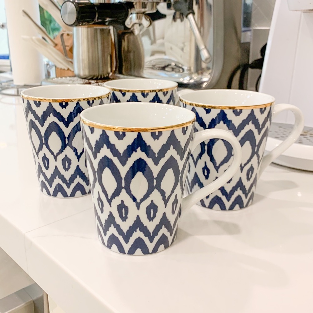 Set of 4 C Wonder Coffee Mugs